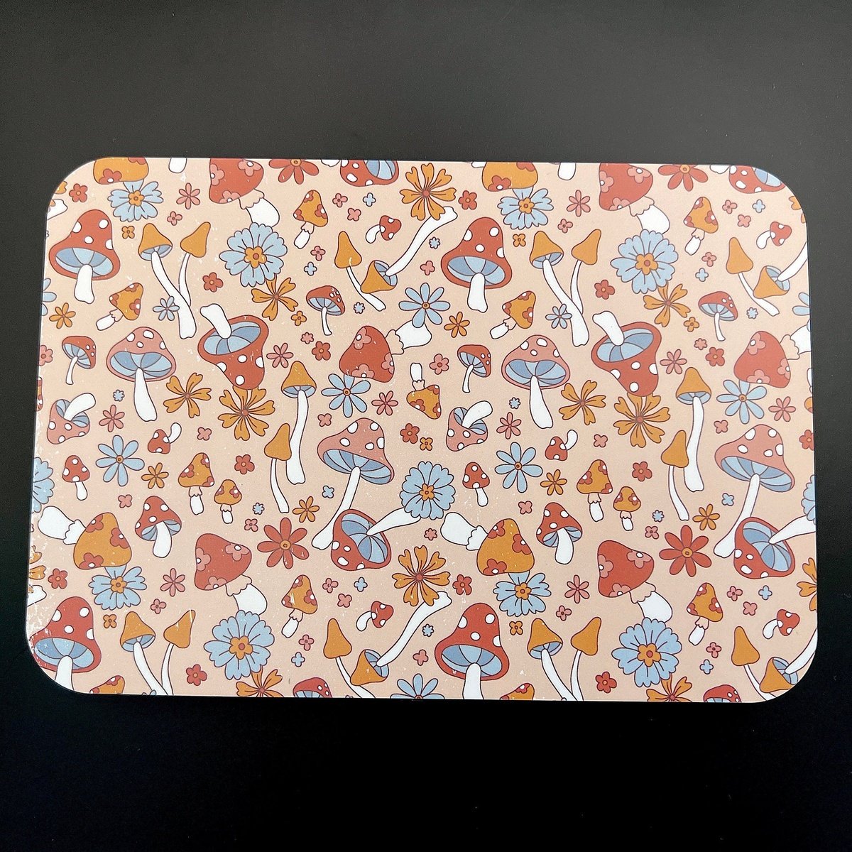 rolling tray with lid